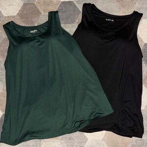 Lot of 32 degrees flowy tank with built in bra / 2 pc set